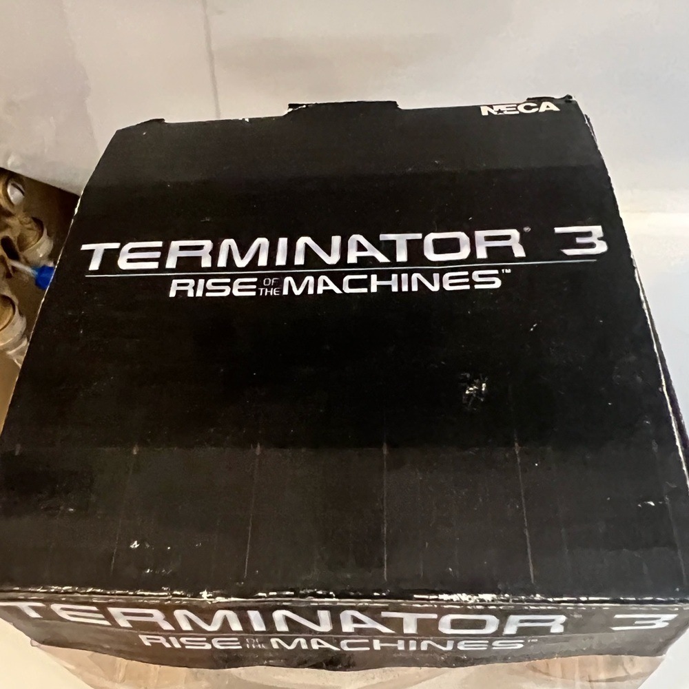 The Terminator Bobblehead - Picture 2 of 5